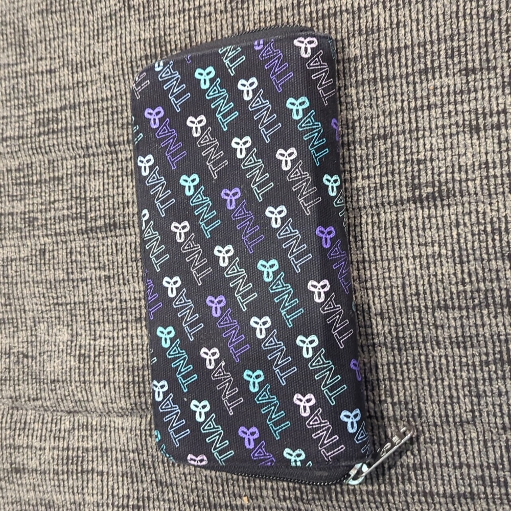 TNA Fabric Full Size Wallet zip closure
